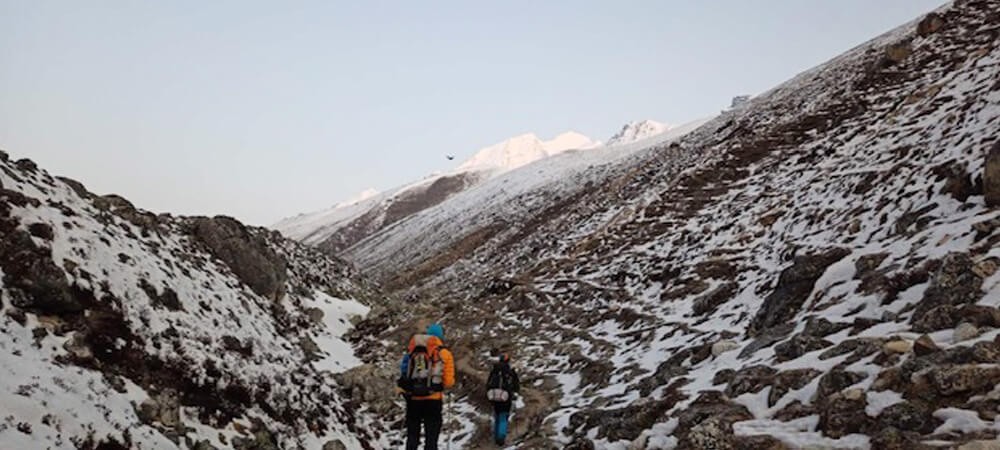  manaslu larke pass trek